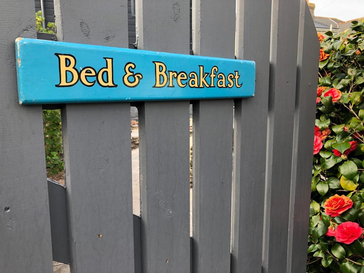 Brightham House - Exclusively For Adults Bed & Breakfast ซัลคอมบ์ ภายนอก รูปภาพ