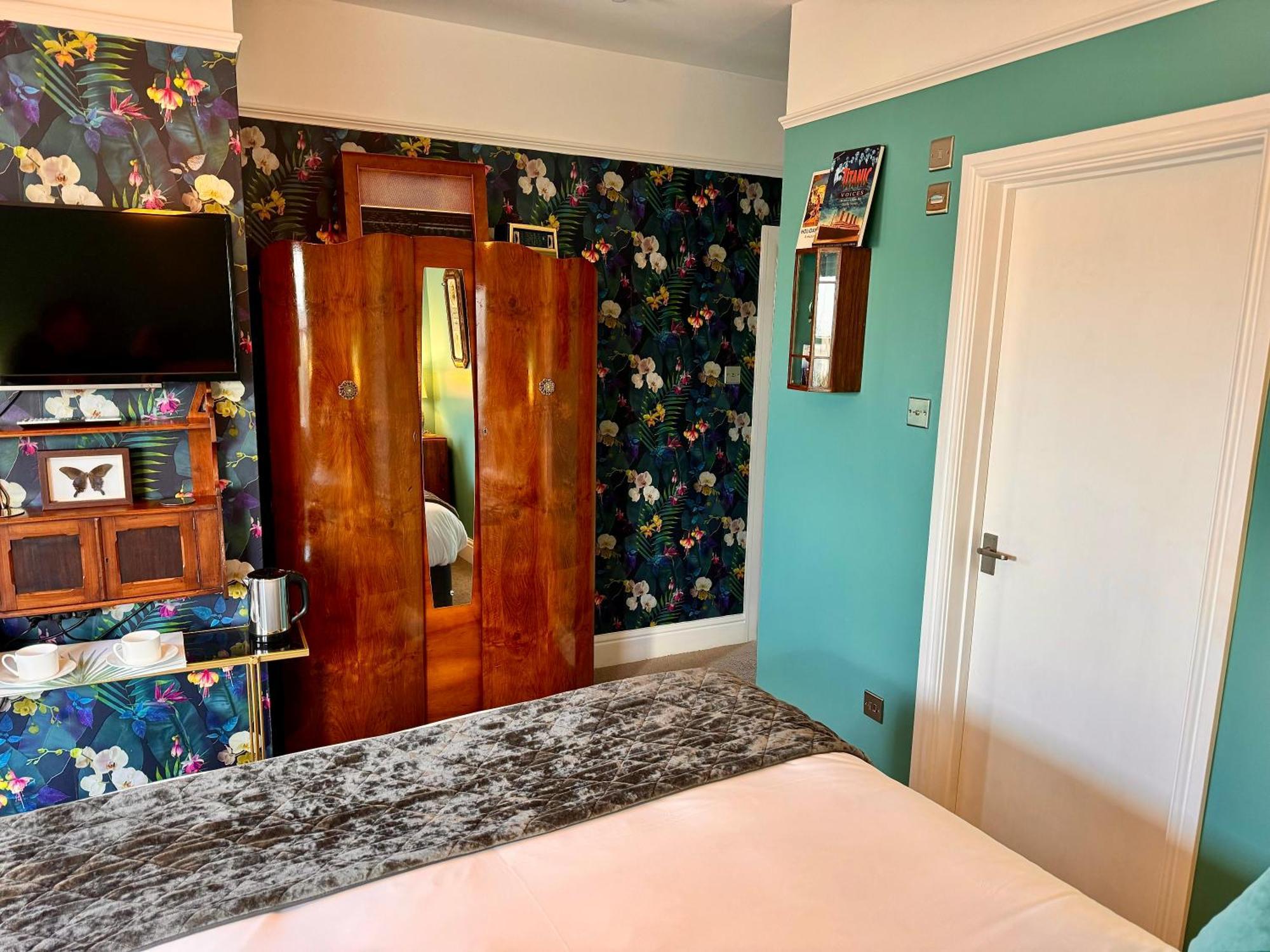 Brightham House - Exclusively For Adults Bed & Breakfast ซัลคอมบ์ ภายนอก รูปภาพ