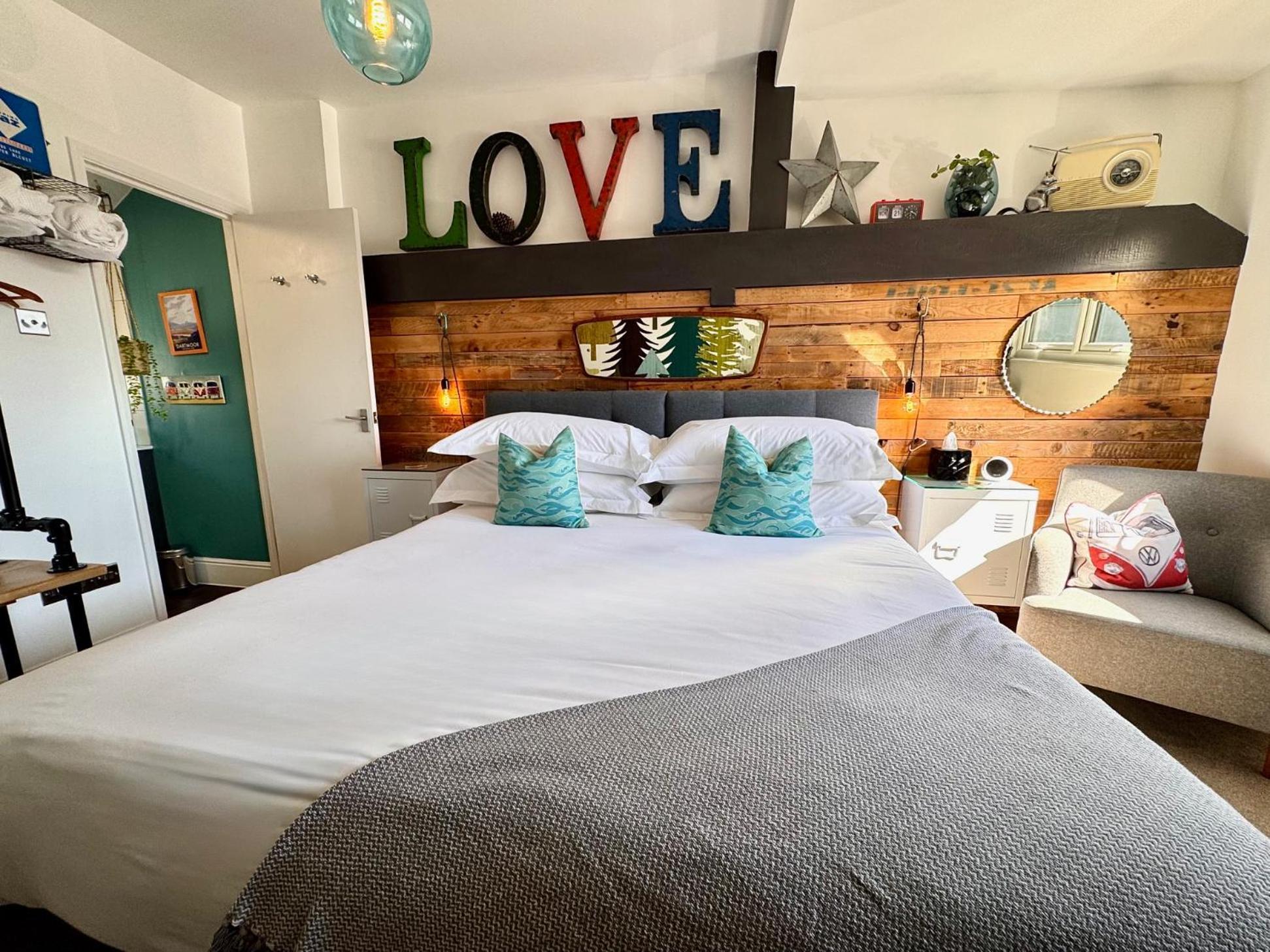 Brightham House - Exclusively For Adults Bed & Breakfast ซัลคอมบ์ ภายนอก รูปภาพ